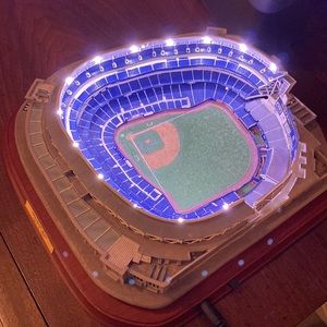 New in box Danbury Mint Model Replica Stadium 2009 Yankee Opening April 16. 2009